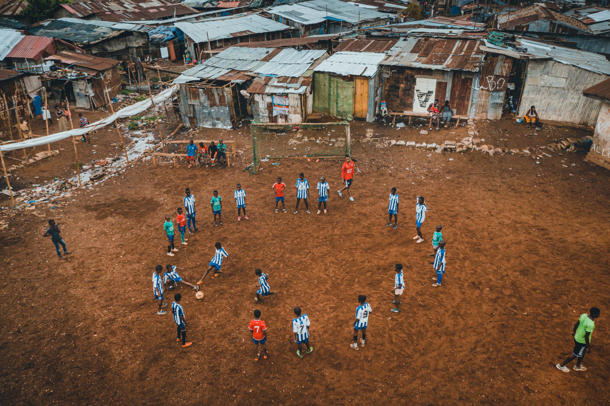 fant sierra leone fodbold unge lokale idrætsforeninger sport freetown