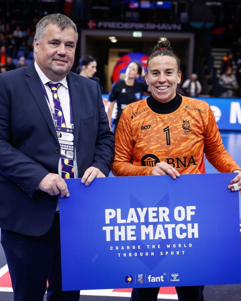 IHF hummel FANT player of the match VM kvindehåndbold 2025 håndbold-mikrofon