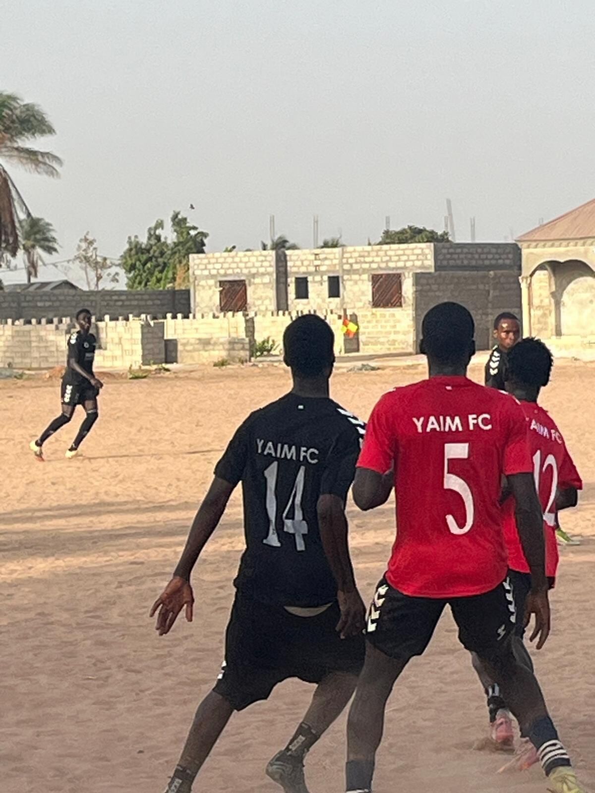 Featured image for “Fodbold på programmet: Er der plads til pigerne i Gambia?”