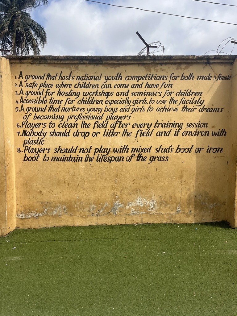 Monjasa Park Freetown Sierra Leone besøg partner projekt FANT udvikling fodbold sportsfaciliteter Vestafrika